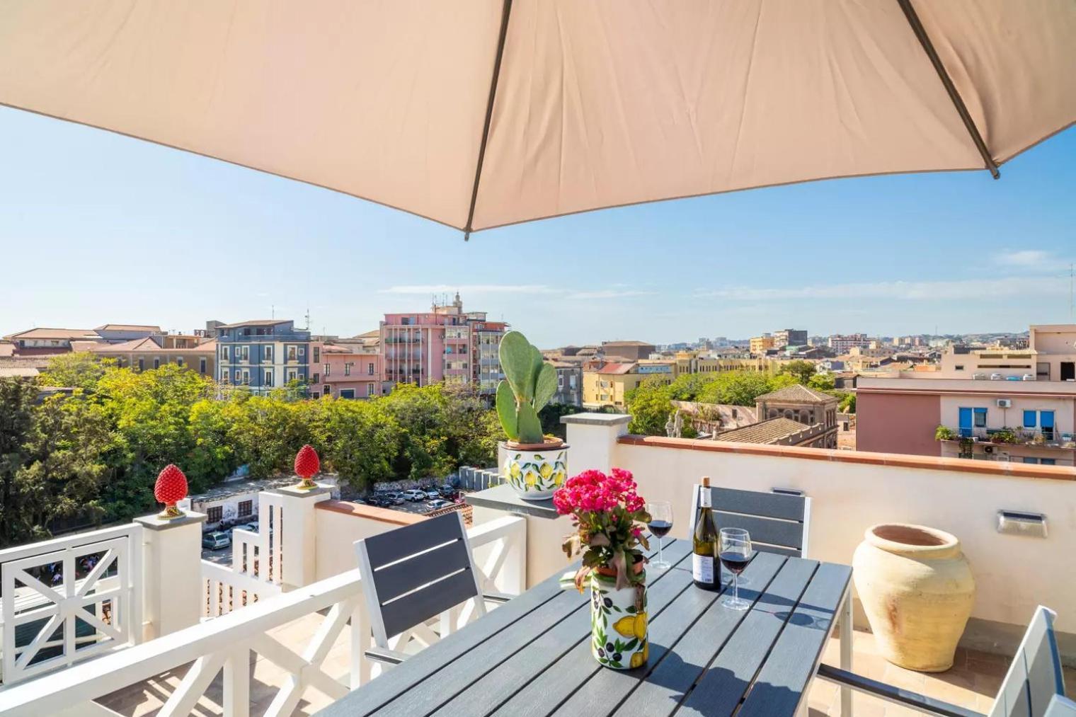 Appartement La Terrazza Sul Cielo à Catane Extérieur photo
