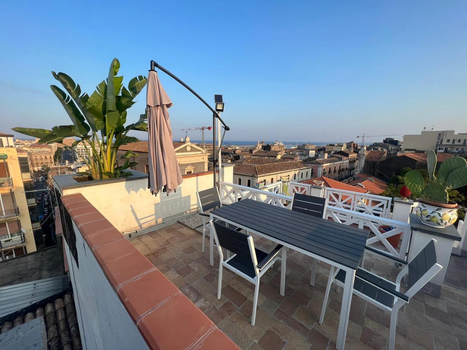 Appartement La Terrazza Sul Cielo à Catane Extérieur photo