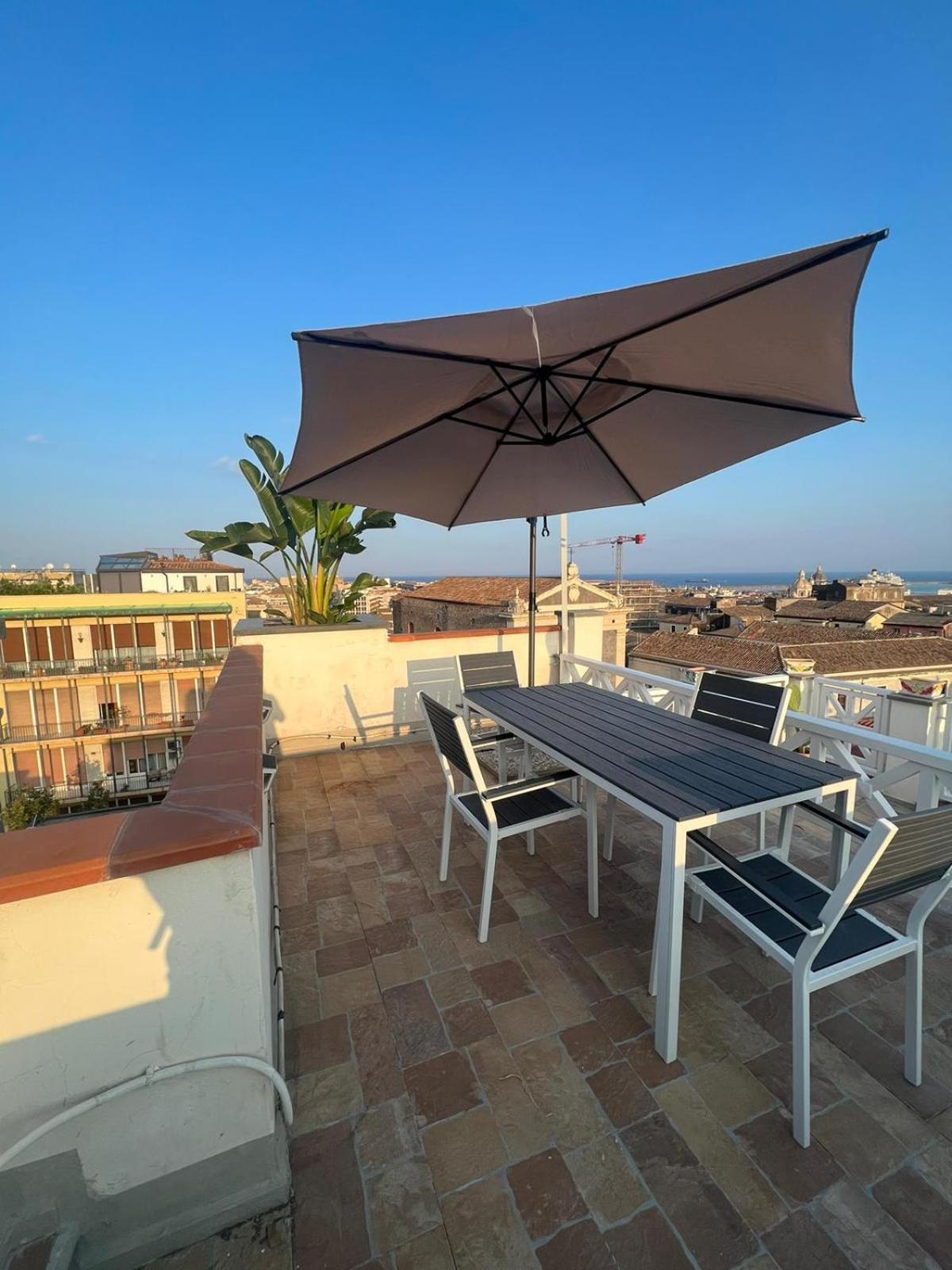 Appartement La Terrazza Sul Cielo à Catane Extérieur photo
